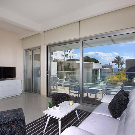 Opera Exclusive Apts By Trulycyprus Limassol Exterior foto